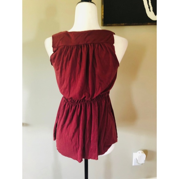 A Pea in a pod sleeveless tired maternity blouse - Picture 3 of 5